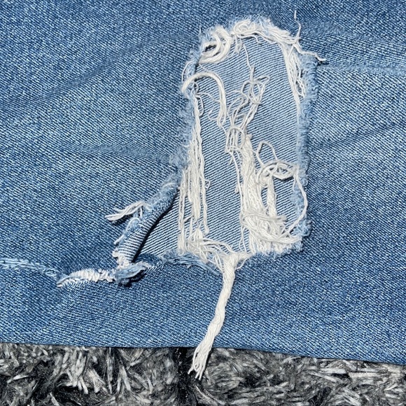 Worn many times. Still in great shape. One of the knee holes has a slight tear. - Picture 3 of 3